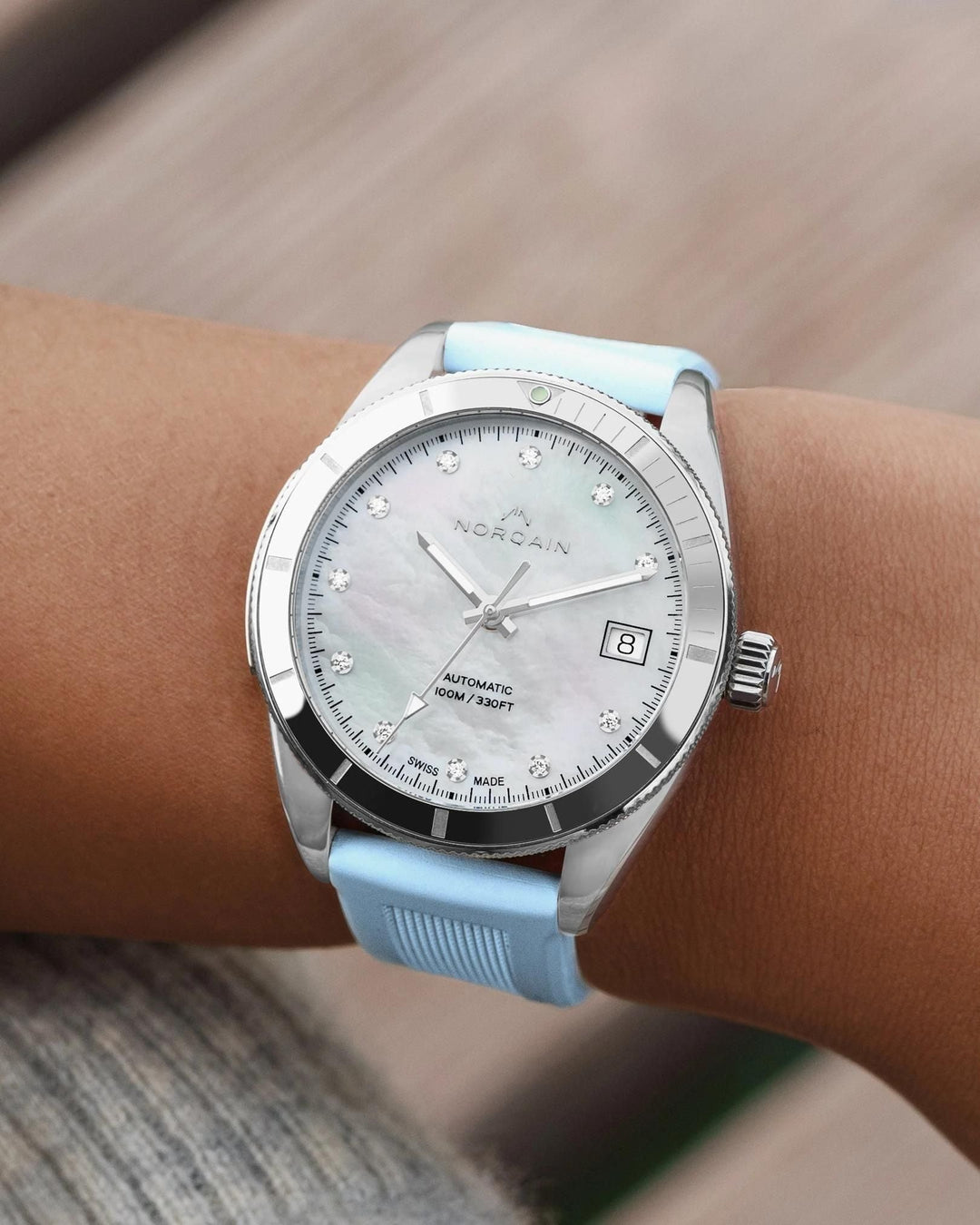 ADVENTURE SPORT 37mm Mother of Pearl & Diamond