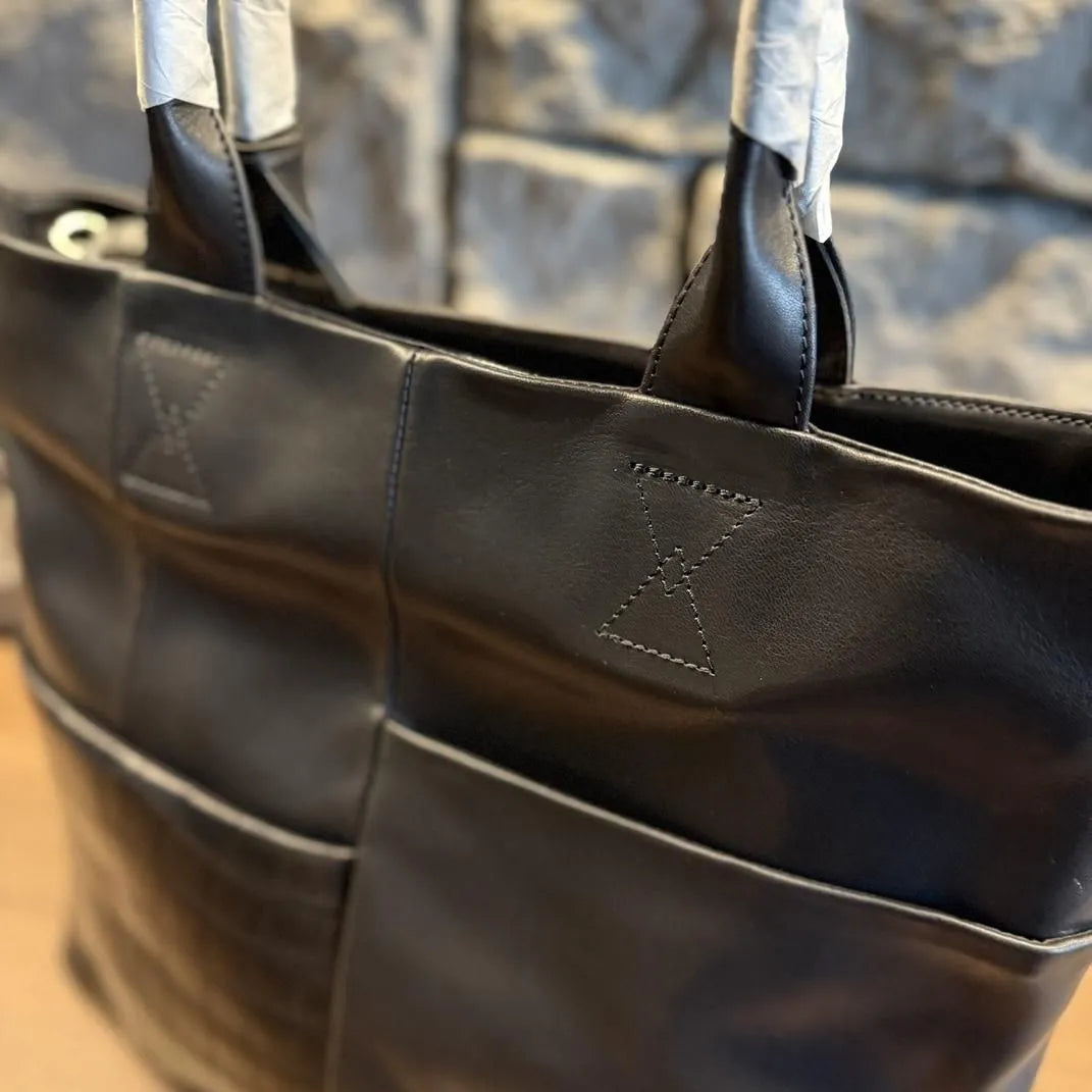 parallel tote MP