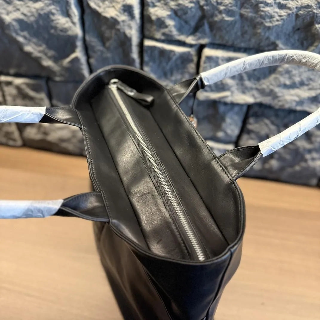 parallel tote MP