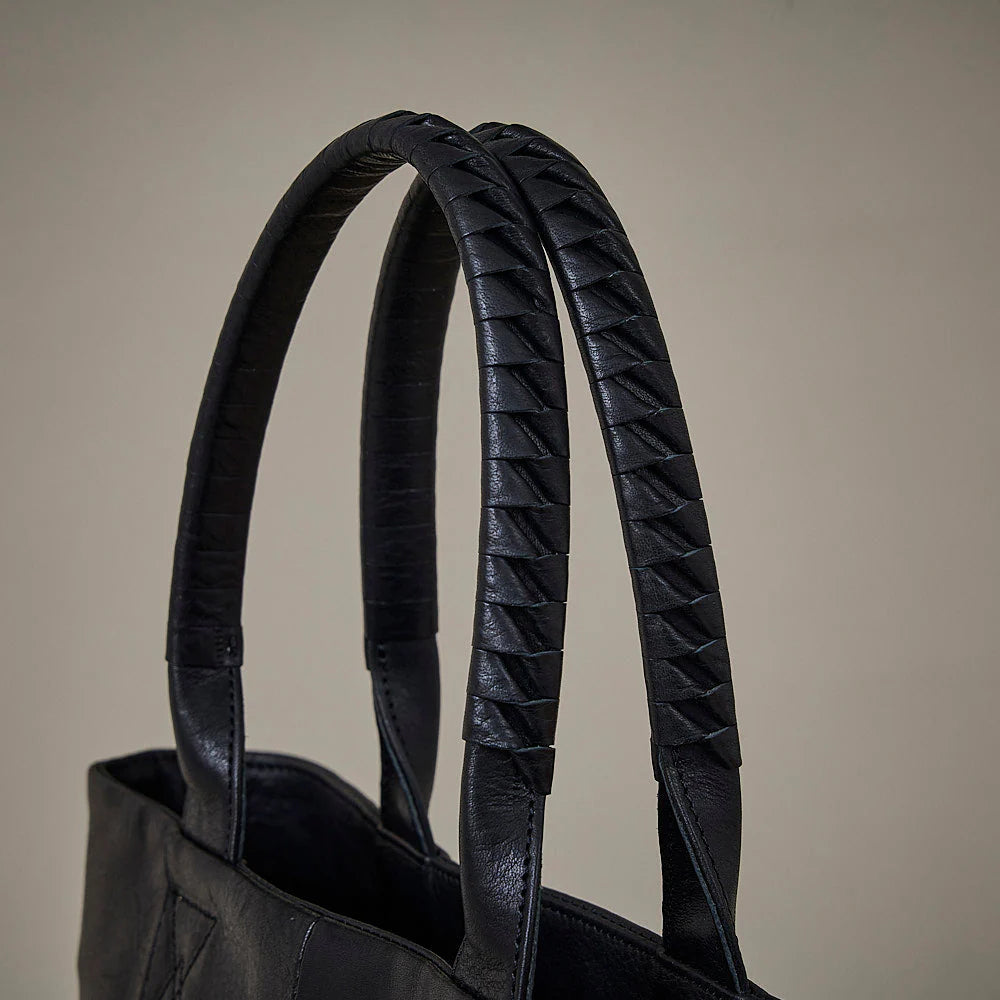 parallel tote MP
