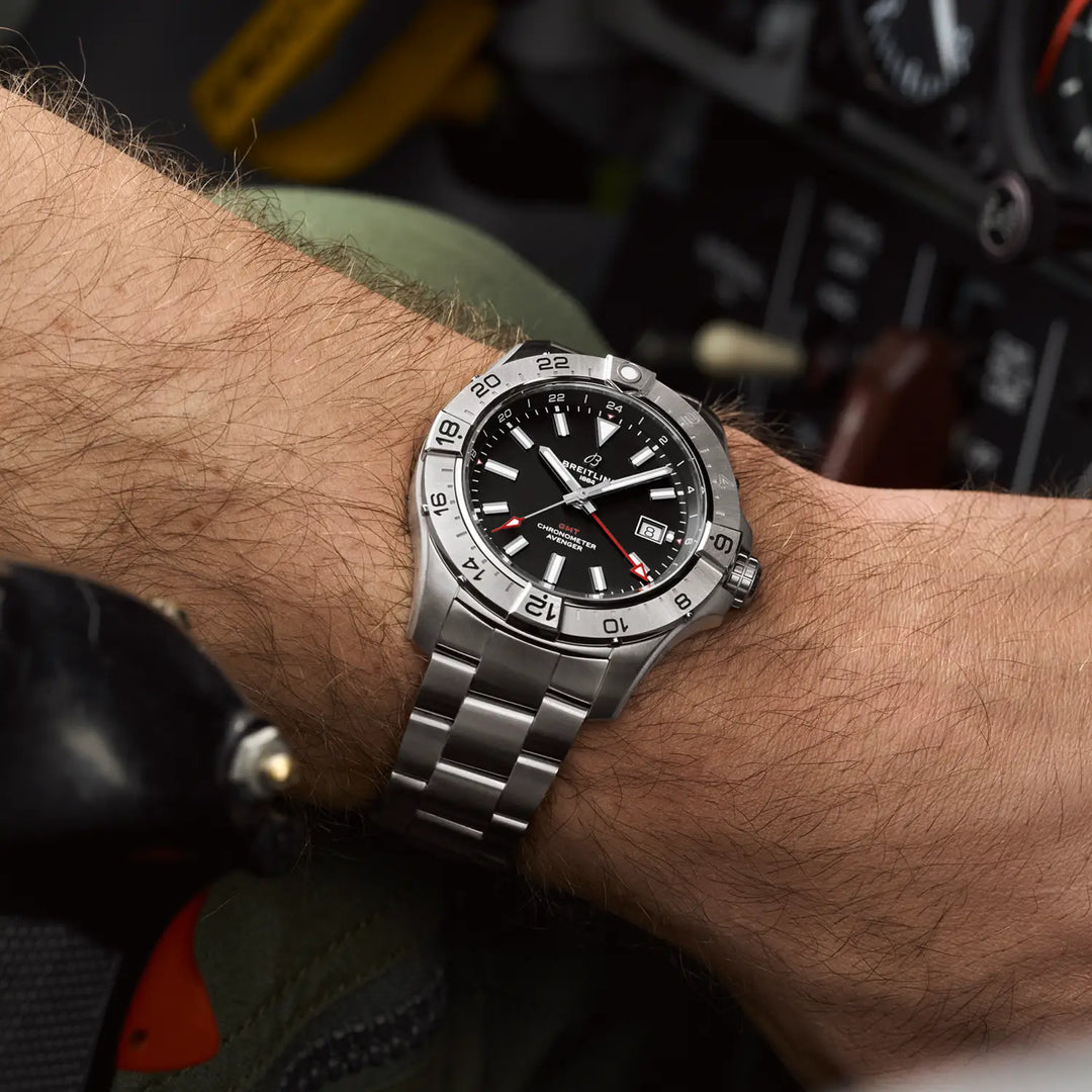 AVENGER AUTOMATIC GMT 44